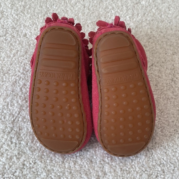 Authentic Minnetonka moccasin size 2 - Picture 2 of 4
